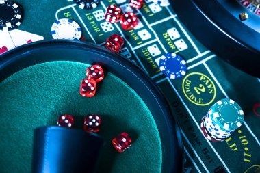 Roulette wheel spin in progress at a rekor live table